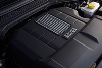 搭載されるエンジンはスーパーチャージャー付きの5リッターV8。510psと63.8kgmを発生する。