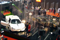 ミツオカのブースは、「竹やぶに潜む大蛇」がイメージ。