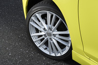 タイヤサイズは195/45R17。ブリヂストン・ポテンザRE050Aが装着されていた。