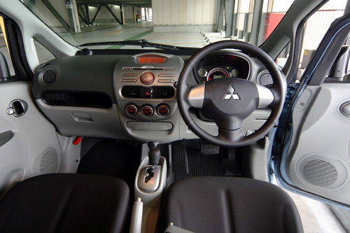 三菱 I G Mr 4at 短評 前編 欠点を帳消しにできる革命児 前編 Webcg 三菱 I G Mr 4at 短評 前編 欠点を帳消しにできる革命児 前編 Webcg