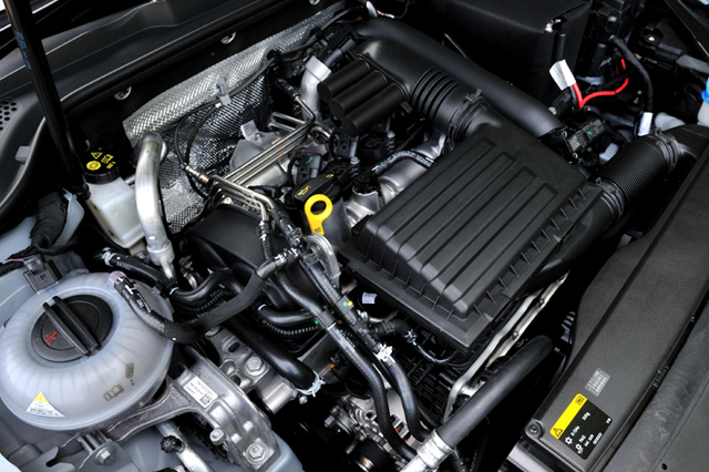 ※訳あり品　VW 　ゴルフ7 1.2 1.4TSI エンジンカバー 訳あり品 VW純正 ゴルフ7 1.2 1.4TSI エンジンカバー ステー付き