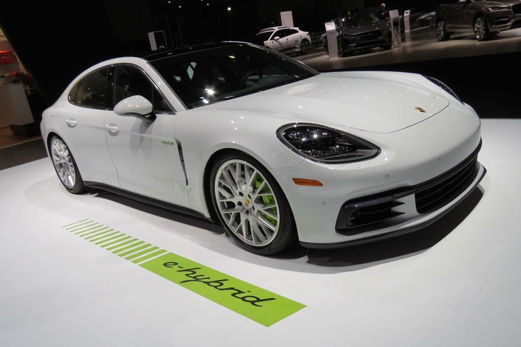 ポルシェ・パナメーラ4 E-ハイブリッド