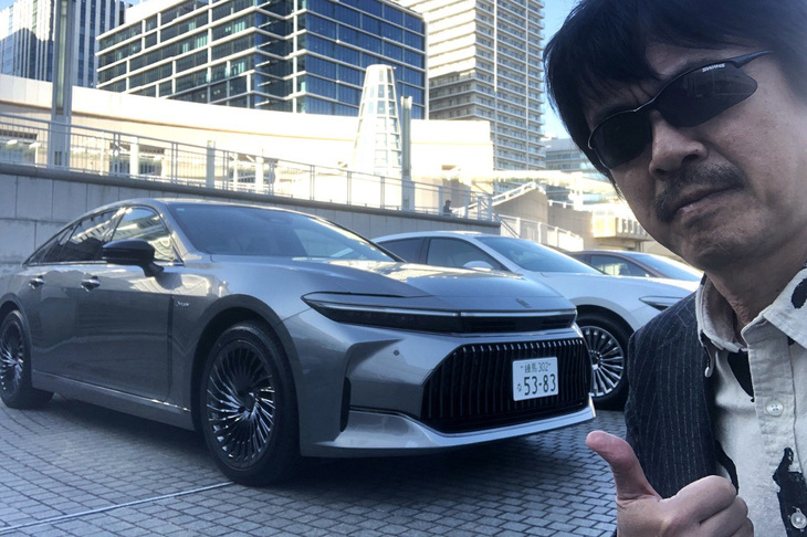 2023年11月に発売された「クラウン セダン」。新世代トヨタ・クラウンシリーズの第3弾モデルだ。燃料電池車とハイブリッド車をラインナップする。