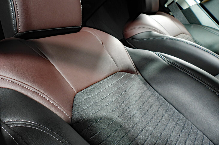 スズキ・フロンクス（フロントシート）