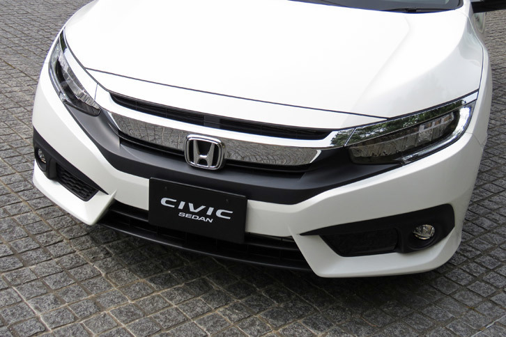 ホンダ・シビックセダン（フロントまわり）