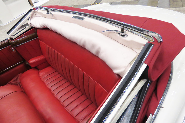 メルセデス・ベンツ W180／220C ポントンカブリオレ（1959年）／シルバースター