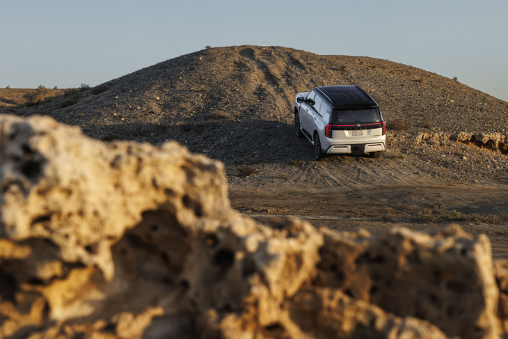 新型ではラダーフレームを刷新し、先代モデルよりも曲げ剛性が57％、ねじり剛性が40％アップしている。