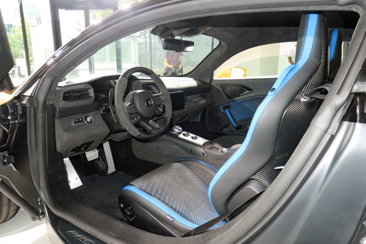 マセラティMC20（インテリア）