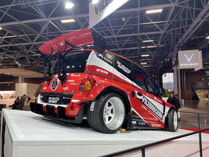 「フィアット・ムルティプラ」の皮をかぶった、最高出力1000PSを誇るレーシングマシン「フィアット1000tipla」。