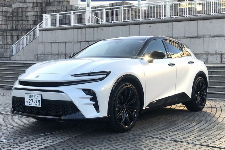 個人的に一番お気に入りなのが「クラウン スポーツ」。「フェラーリ・プロサングエ」に似ているとの評判だが、デザインが公開されたのはクラウン スポーツのほうが2カ月くらい先であった。