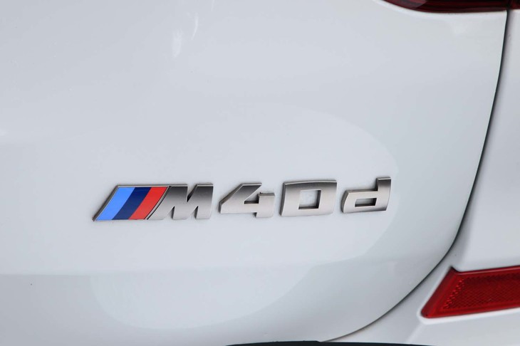 最新世代の「X3」が日本で発売されたのは2017年10月。今回の「M40d」は、2018年9月に追加設定されたディーゼルの高性能モデルである。