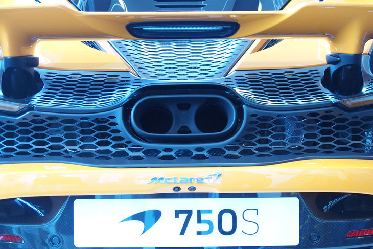 マクラーレン750S（エキゾーストフィニッシャー）