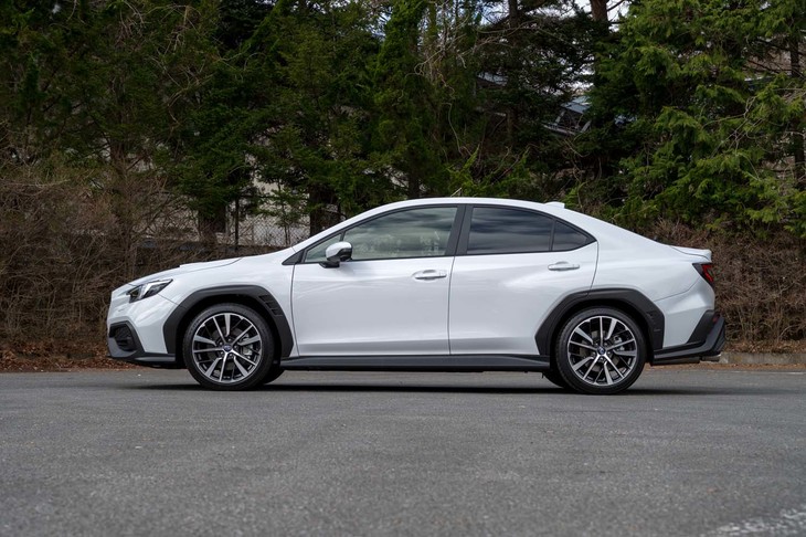 ボディーサイズは全長×全幅×全高＝4670×1825×1465mm。先代モデルよりも全長が75mm拡大し、より伸びやかなスタイリングになった。ホイールベースの拡大分は25mm。