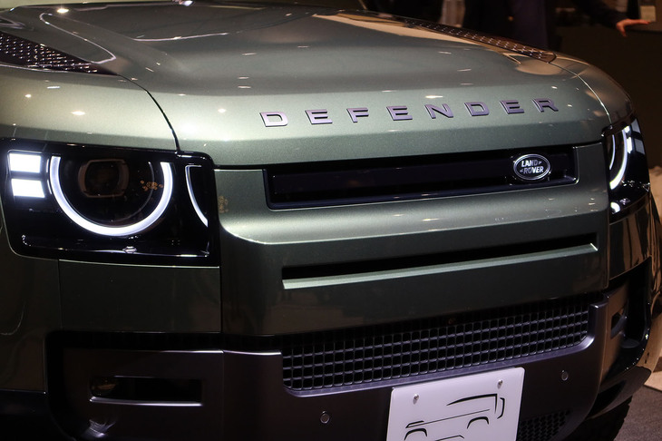 ディフェンダー110ハードトップX-DYNAMIC SE D350（フロントまわり）