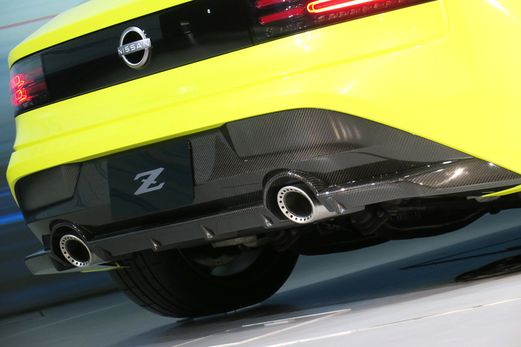 日産フェアレディZ プロトタイプ（カーボン製リアバンパー）