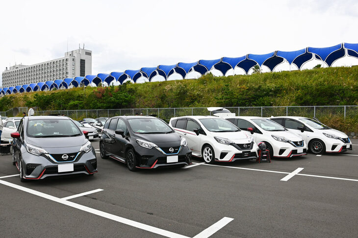 基本的には個人でのイベント参加だが、「友達と一緒に並びたい」などの要望に応え、仲間のクルマを集めて止められる「チームパーキング」も有料で用意された。