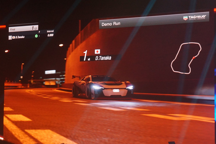 こちらはゲーム内で首都高 都心環状線（C1）を走る「e-tron Vision Gran Turismo」。