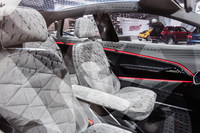 フォルクスワーゲンのコンセプトカー「I.D.CROZZ II」のインテリアにも、アルカンターラが用いられていた。