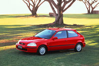 1995年に登場した6代目「ホンダ・シビック」。ホンダではこのクルマで初めてCVTを採用。以降、コンパクトカーに積極的に導入していった。