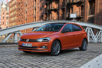 ホイールベースは2564mmと、従来モデルより10cm近く拡大。後席を中心に、居住性が大幅に改善されている。