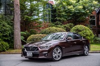 V37型「スカイライン」のマイナーチェンジモデルは、2019年7月16日に発表された。ベースとなった北米仕様の「インフィニティQ50」とは明確に異なる前後デザインが採用されている。