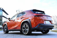 ボディーカラーは、新色「ブレージングカーネリアンコントラストレイヤリング」（写真）を含む全13色が選べる。