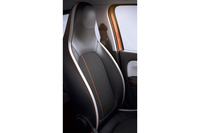 「ルノー・トゥインゴ」にオレンジのアクセントが目を引く特別仕様車「バイブス」登場の画像