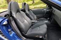 オプションのアダプティブスポーツシート。