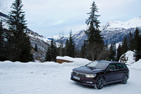 ついに路面は雪で覆われてしまった。