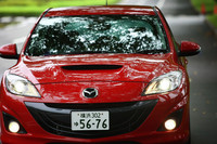 MSアクセラに設定されるボディ色は、レッド系、ホワイト系、シルバーグレー系、ブラック系の全4色。