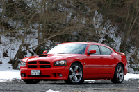 ダッジ・チャージャー SRT8（FR/5AT）【ブリーフテスト】の画像