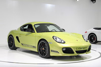 「ポルシェ・ケイマンR」。「911GTS」に続き、「ケイマン」にもさらなるスポーツモデルが追加された。