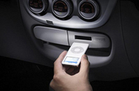 「iPod nano」を差し込むだけで……「三菱 i」に特別仕様車の画像