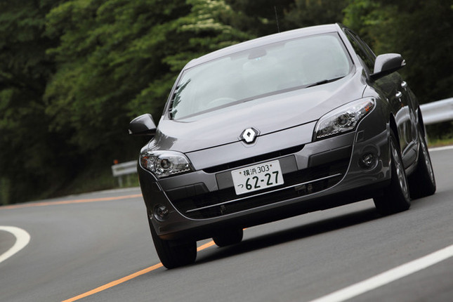 【スペック】全長×全幅×全高＝4325×1810×1470mm／ホイールベース＝2640mm／車重＝1340kg／駆動方式＝FF／2リッター直4DOHC16バルブ（140ps/6000rpm、19.9kgm/3750rpm）／価格＝268万円（テスト車＝同じ）