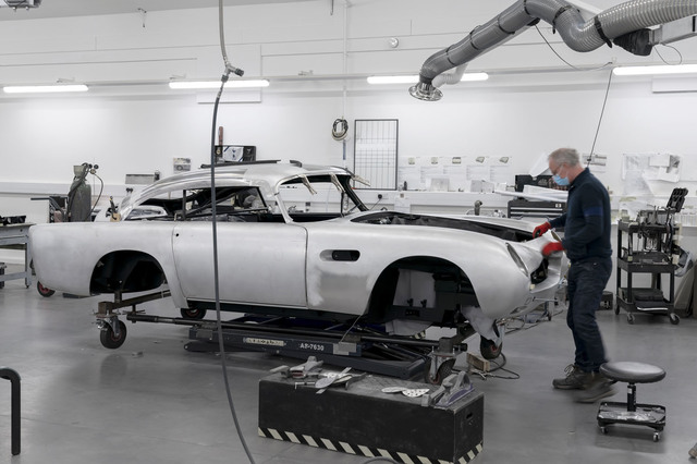 アストンマーティンが「DB5」のボンドカーを25台限定で生産開始