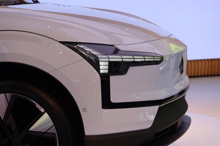 ボルボEX30ウルトラ シングルモーター エクステンデッドレンジ（フロントまわり）