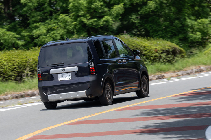 ホンダ・フリード クロスター