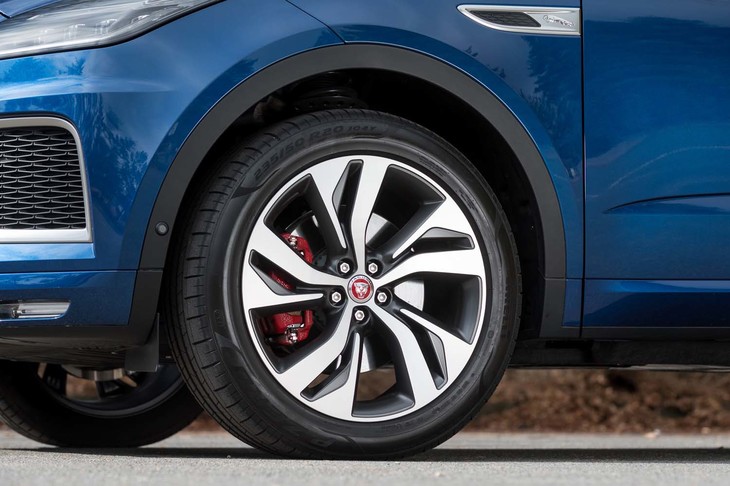 タイヤ＆ホイールは19インチが標準で、試乗車はオプションの20インチをチョイスしていた。