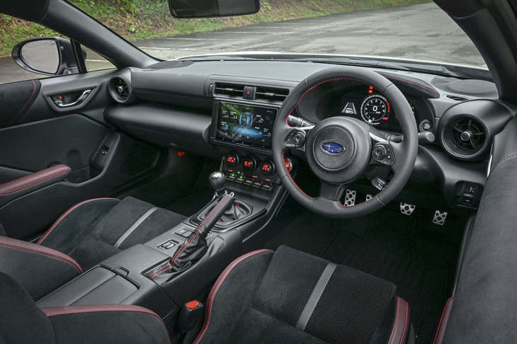 スバルBRZ STI Sport（コックピット）