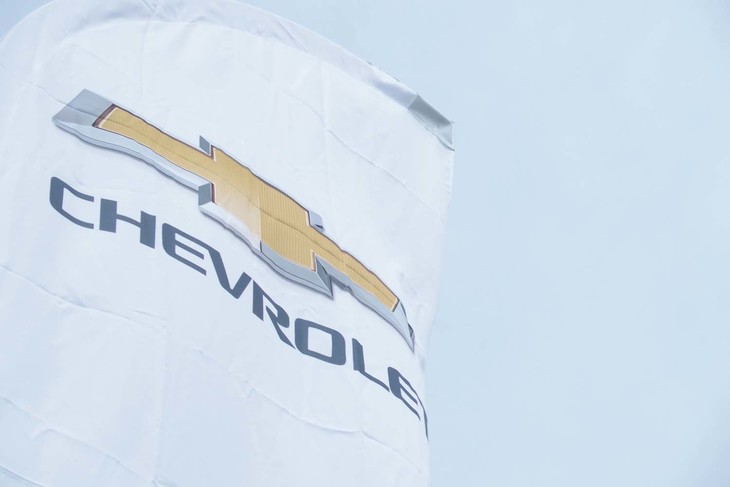 会場に設置されていたシボレーのフラッグ。