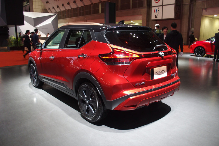 日産キックスX FOUR 90周年記念車