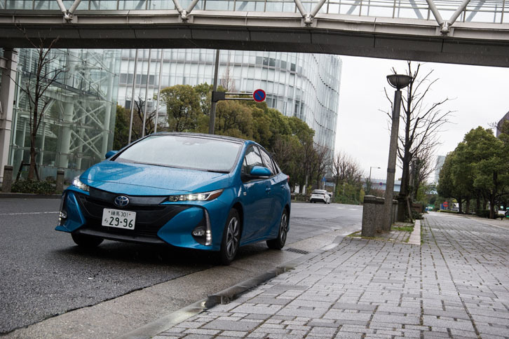 トヨタ・プリウスPHV S“ナビパッケージ”