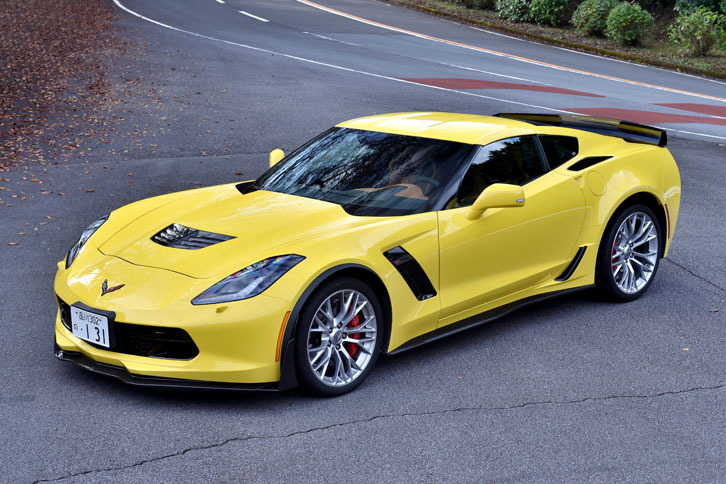 シボレー・コルベットZ06クーペ
	ボディーサイズ：全長×全幅×全高＝4515×1970×1230mm／ホイールベース：2710mm／車重：1610kg／駆動方式：FR／エンジン：6.2リッターV8 OHV 16バルブ スーパーチャージャー付き／トランスミッション：8段AT／最高出力：659ps（485kW）/6400rpm／最大トルク：89.8kgm（881Nm）/3600rpm／タイヤ：（前）285/30ZR19 （後）335/25ZR20／車両価格：1485万円