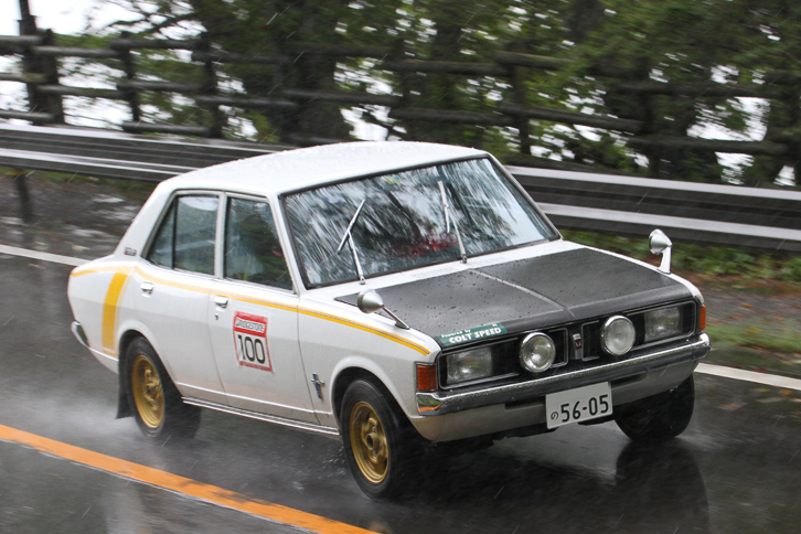 ラリーマシン風に仕立てられた1970年「三菱コルト・ギャランA Ⅰ」。