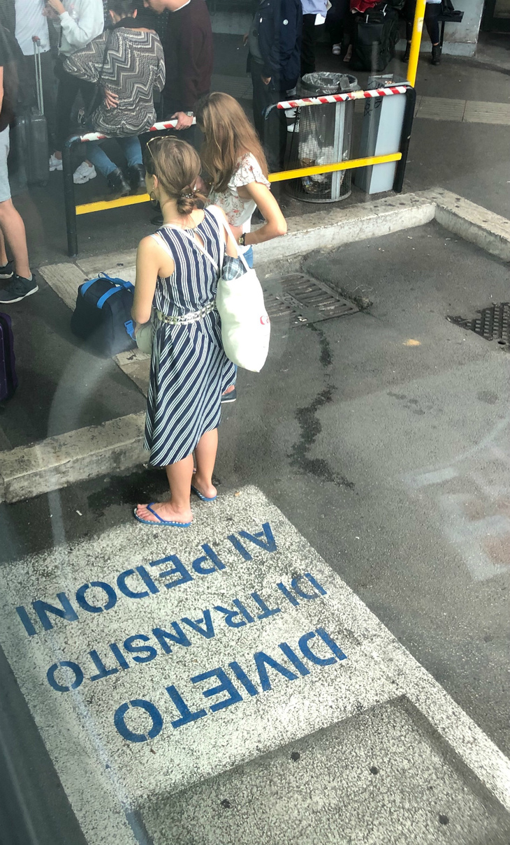 フリックスバスの乗客は、各国の若者が多い。しかし、その便利さに慣れたビジネス客もちらほら。