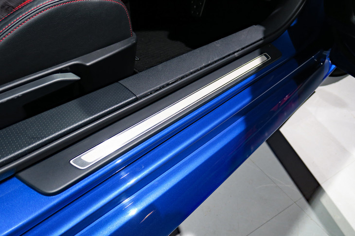 スバルBRZ（サイドシル）