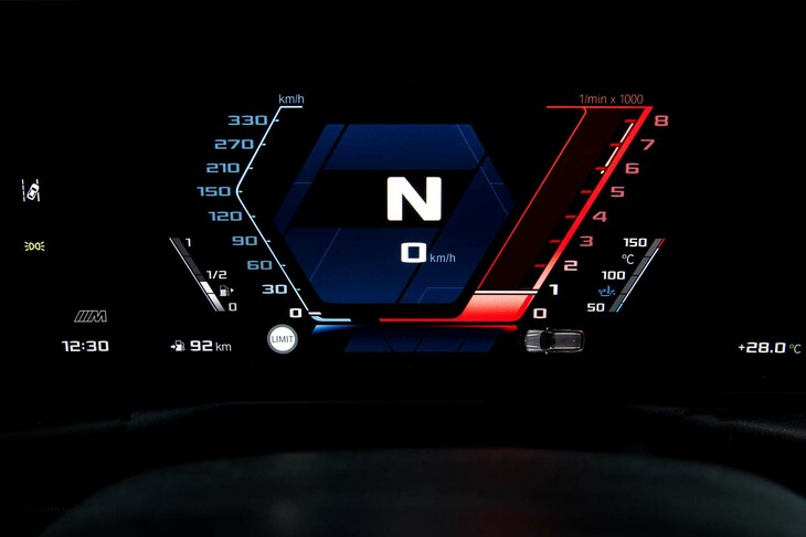 BMW M2（メーターパネル）