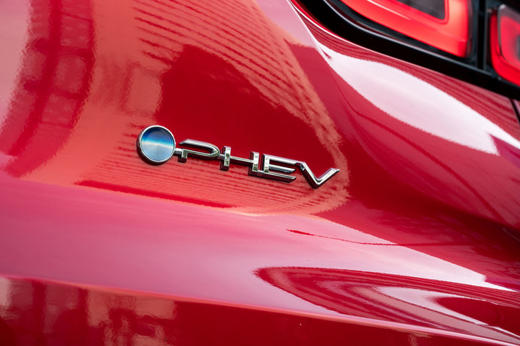 ホイール＆ブレーキのほかは「Z」と「RS」の識別ポイントは皆無。リアのバッジが異なる程度だ。