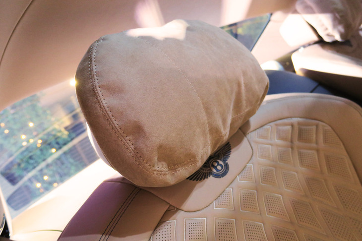 ベントレー・フライングスパー ハイブリッド（リアシート）