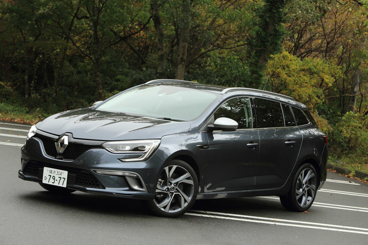 ハッチバック車より240mm長いボディーを持つ「メガーヌ スポーツツアラー」。日本仕様にはスポーティーな「GT」のみが用意される。